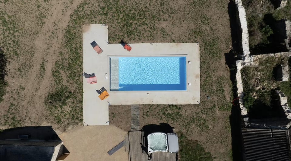 Day, Swimming pool, sunbed