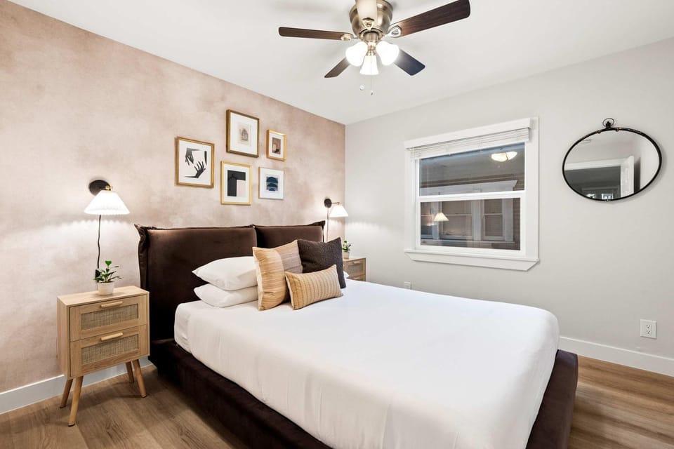 Updated Historic Suite with Queen Bed and Kitchen Apartment in Sherman Heights