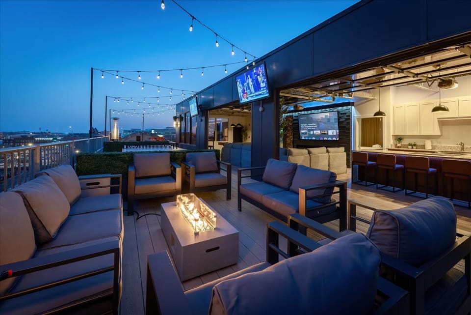 Downtown Indy Double Unit Penthouse Near ICC Apartment in Indianapolis