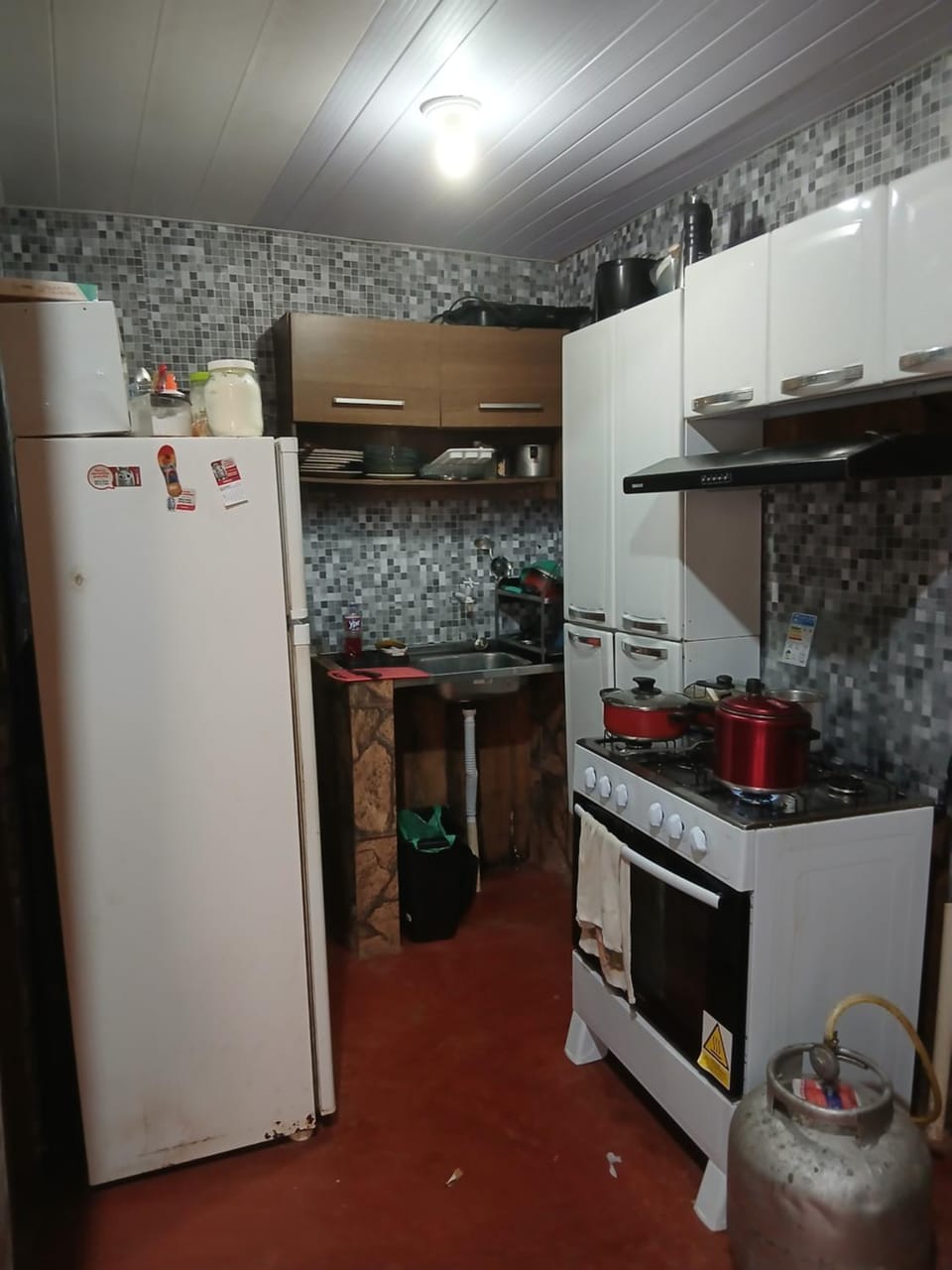 Kitchen or kitchenette, oven, stove