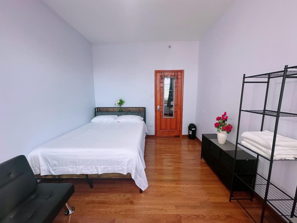 Amazing private Room Apartment in Glendale