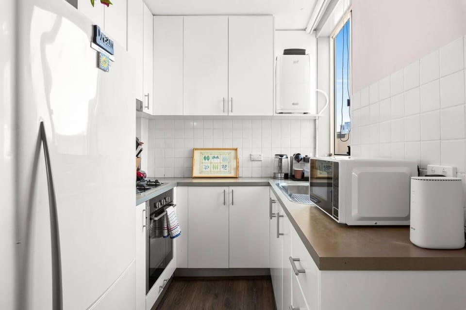 Kitchen or kitchenette, oven, stove