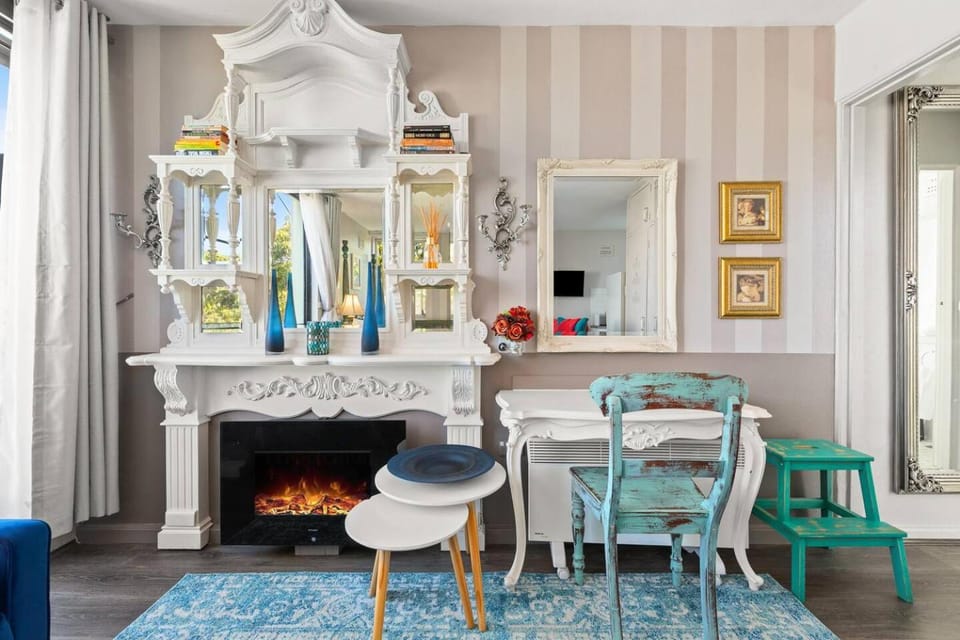 Living room, fireplace