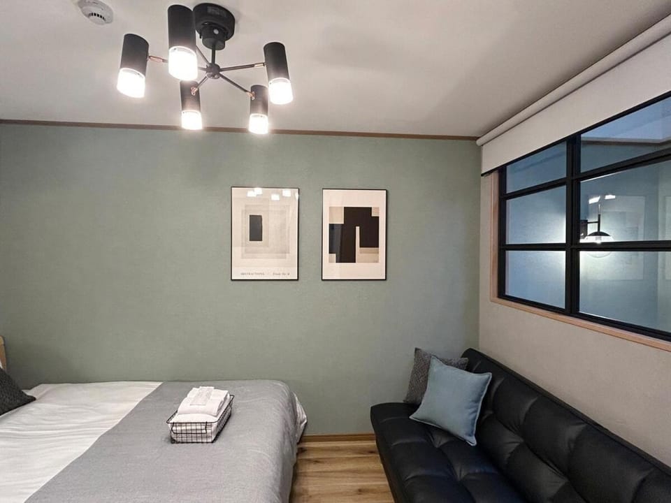 KAZAGURUMA 3min station, 5min Namba, 30min USJ, up to 14 ! Villa in Osaka