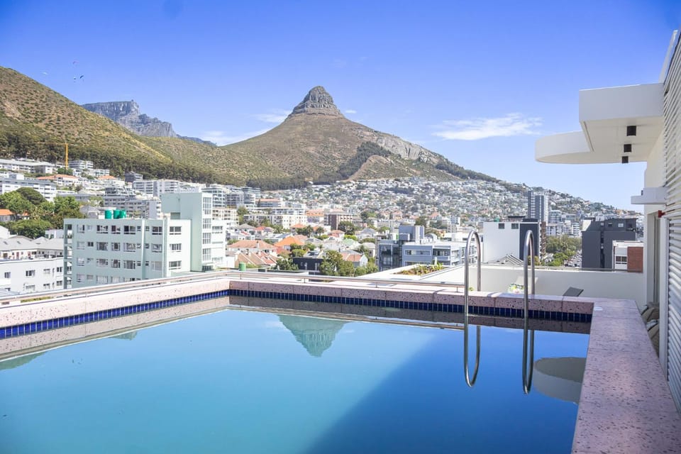 Serene Studio With Mountain Views Apartment in Sea Point