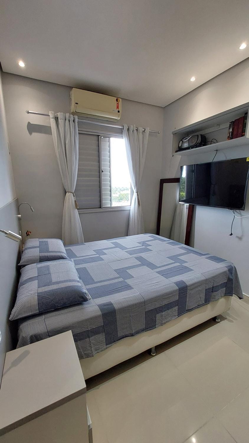 Bed, Bedroom, air conditioner