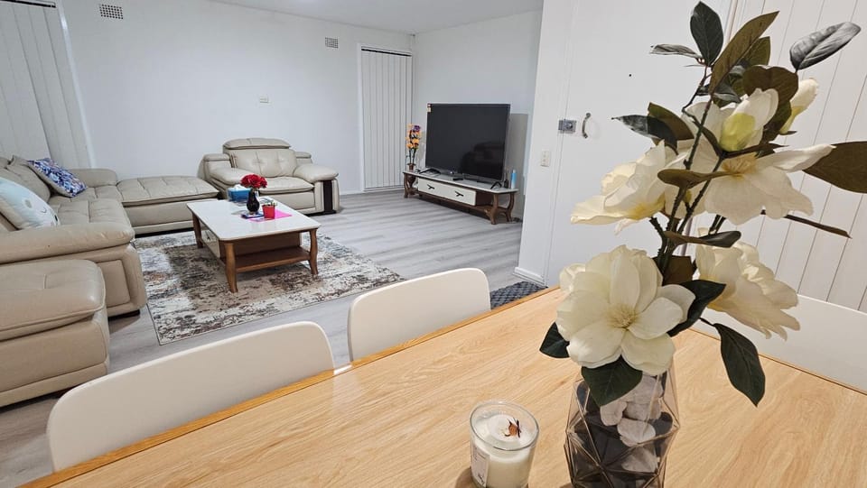 Living room, Seating area, Evening entertainment