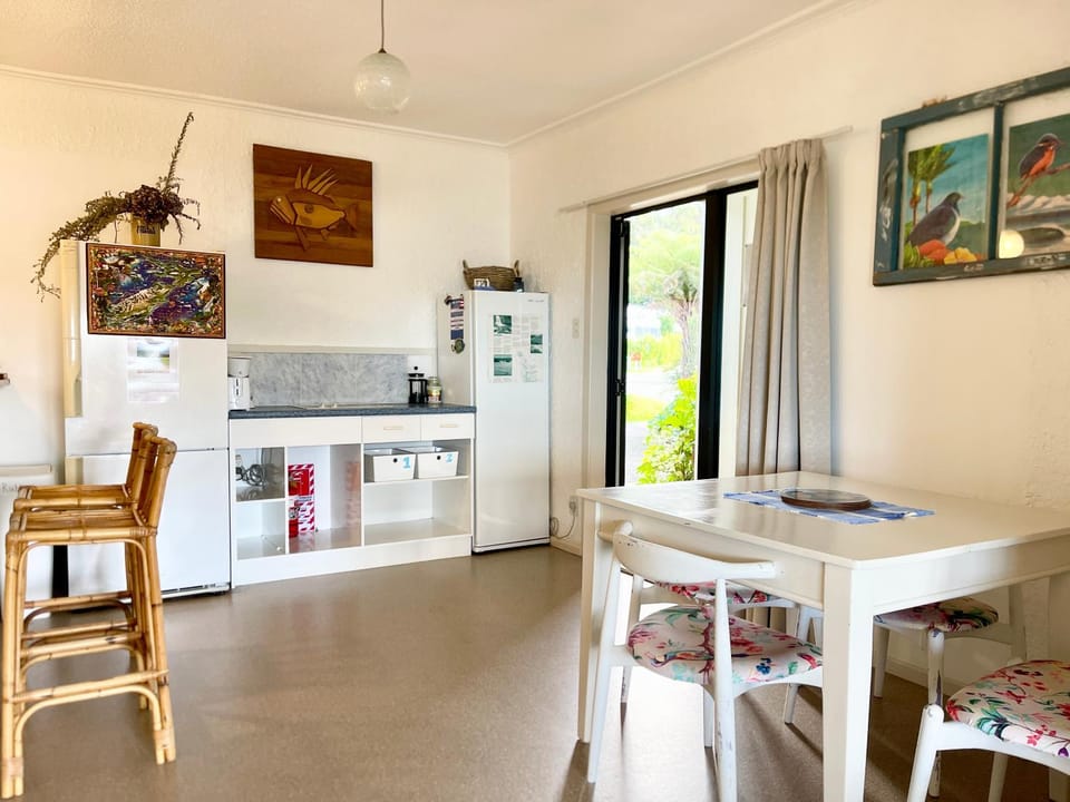 Dining area, Communal kitchen