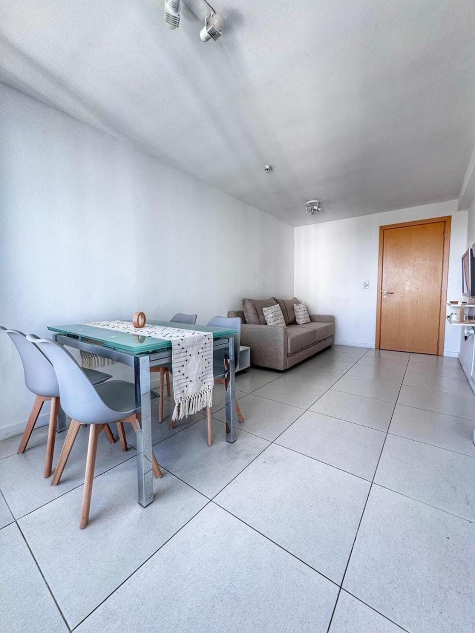 TV and multimedia, Living room, Dining area, internet, air conditioner
