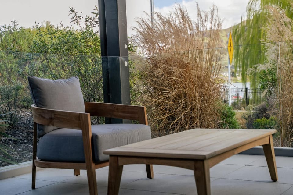 Lakefront Luxury 2 Bedroom Apartment Apartment in Wanaka