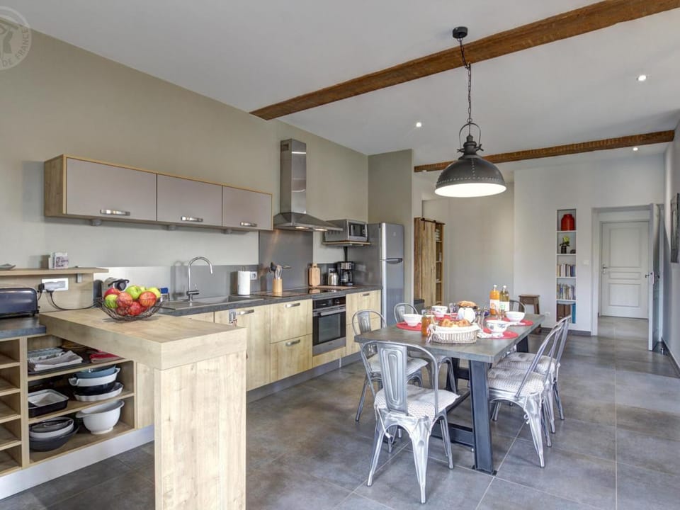 Gîte spacieux moderne avec wifi et terrasse - FR-1-496-370 House in Auvergne-Rhône-Alpes
