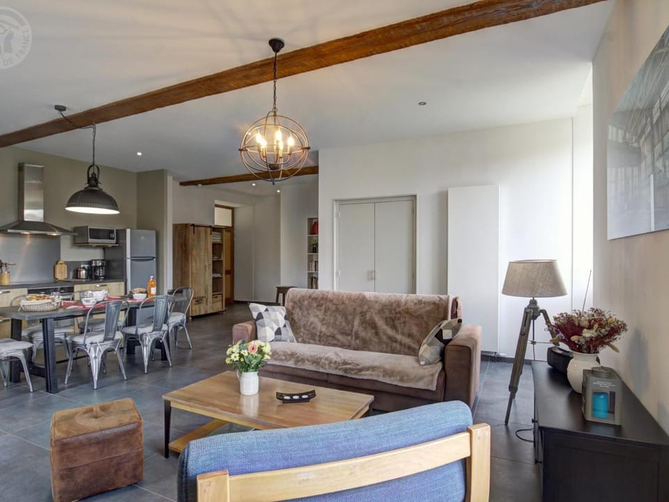 Gîte spacieux moderne avec wifi et terrasse - FR-1-496-370 House in Auvergne-Rhône-Alpes