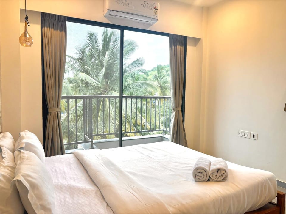 Bed, View (from property/room), Balcony/Terrace, Photo of the whole room, Bedroom