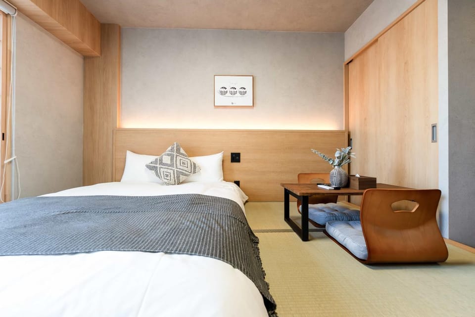 Photo of the whole room, Bedroom