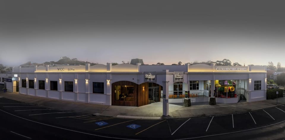 Restaurant/places to eat, Restaurant/places to eat