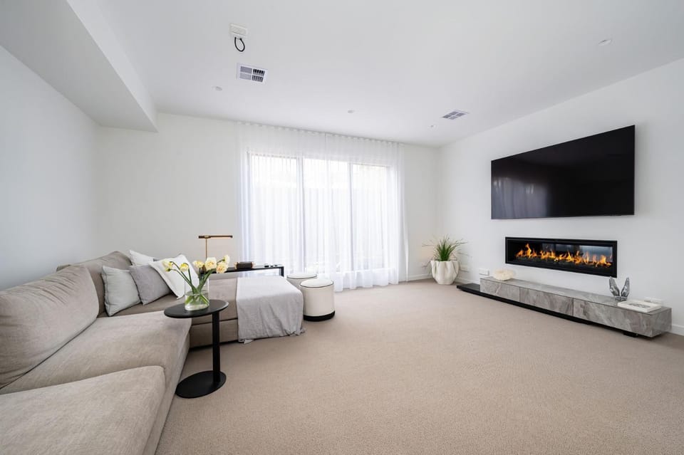 Communal lounge/ TV room, Living room