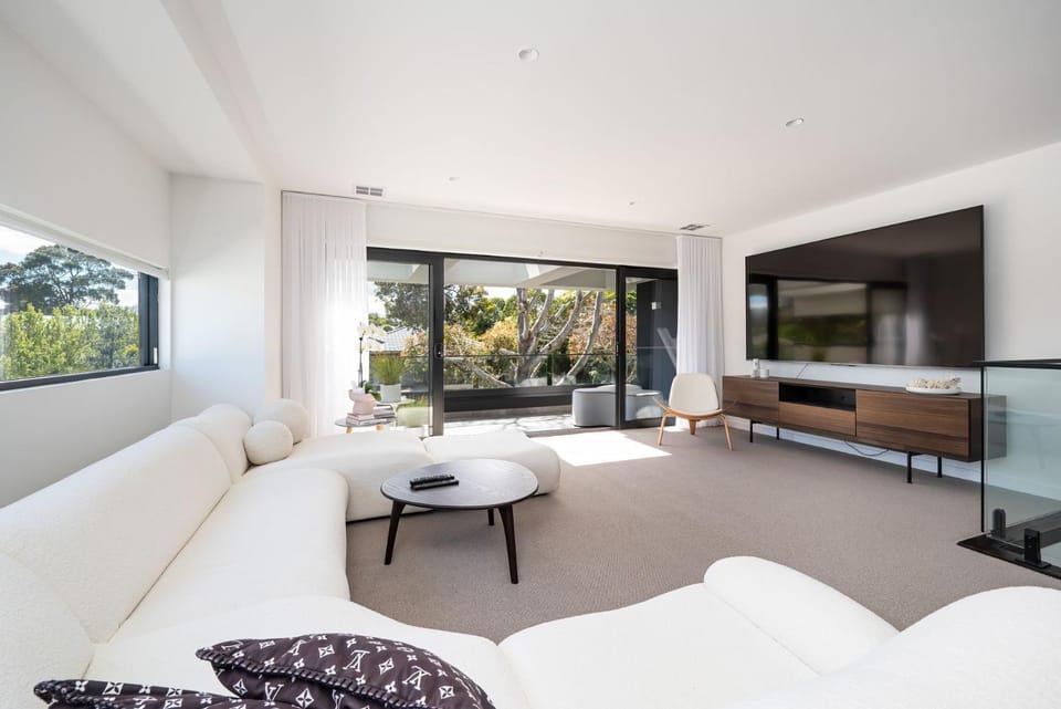Communal lounge/ TV room, Living room