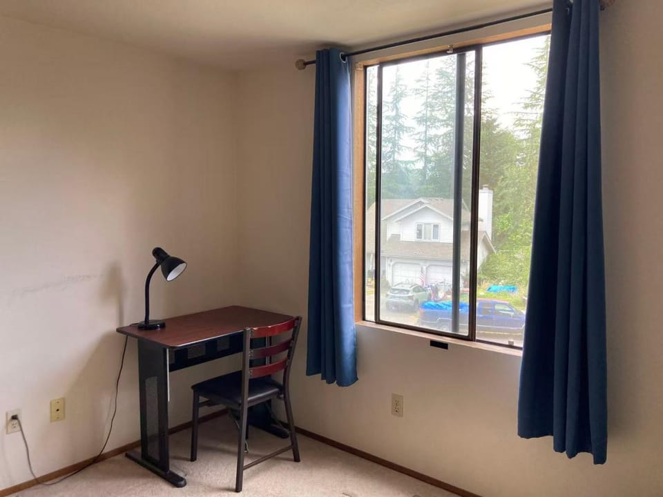 Private house guest rooms in Bellevue, WA Bed and Breakfast in Redmond
