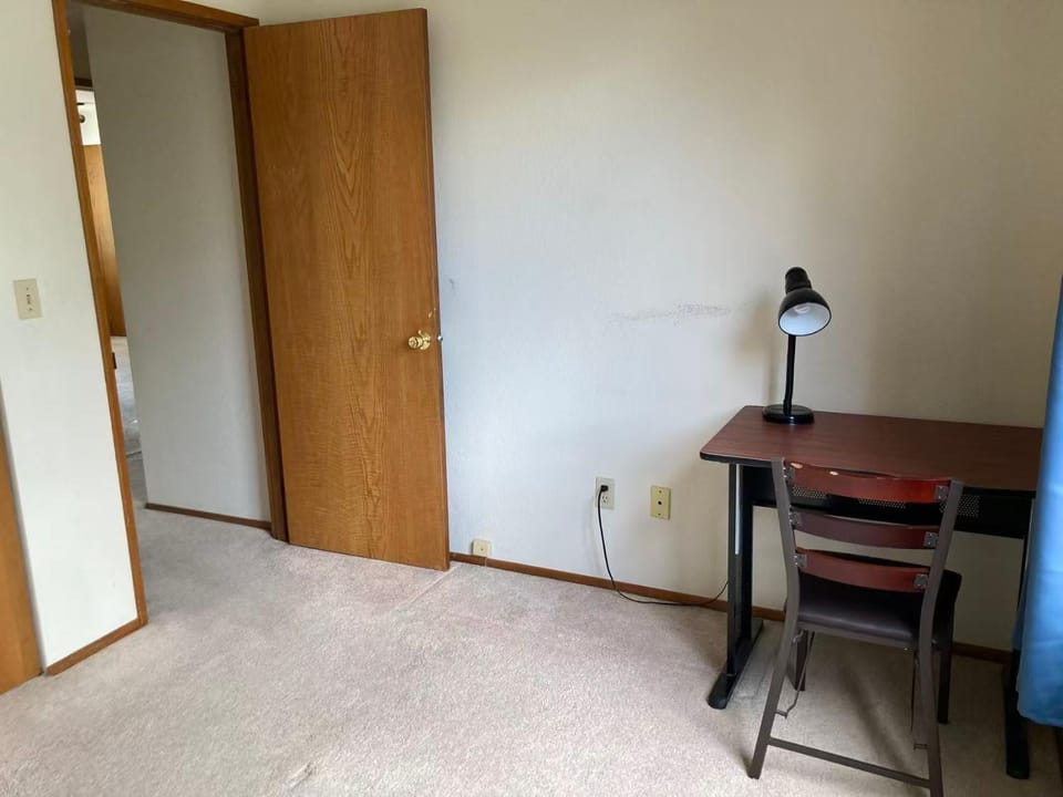 Private house guest rooms in Bellevue, WA Bed and Breakfast in Redmond