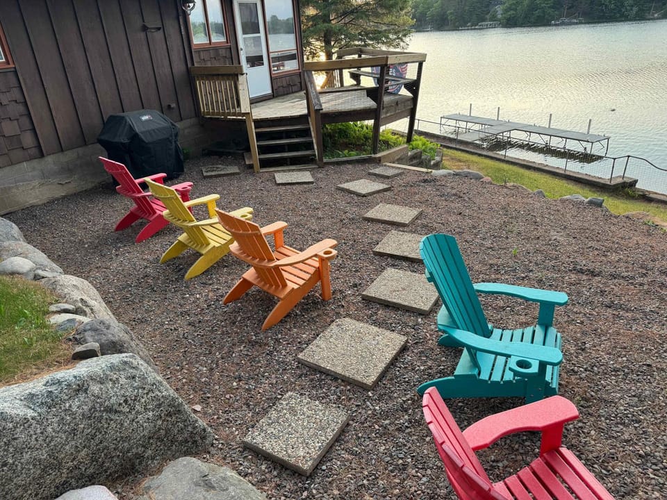 6BR Waterfront Lodge on Round Lake Private Sandy Shoreline Dock Fire Pit Panoramic Views House in Wisconsin