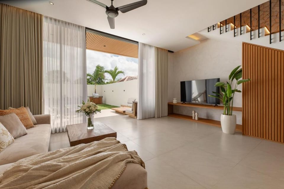Sunset Bliss Villa with Private Pool-North Canggu Villa in North Kuta