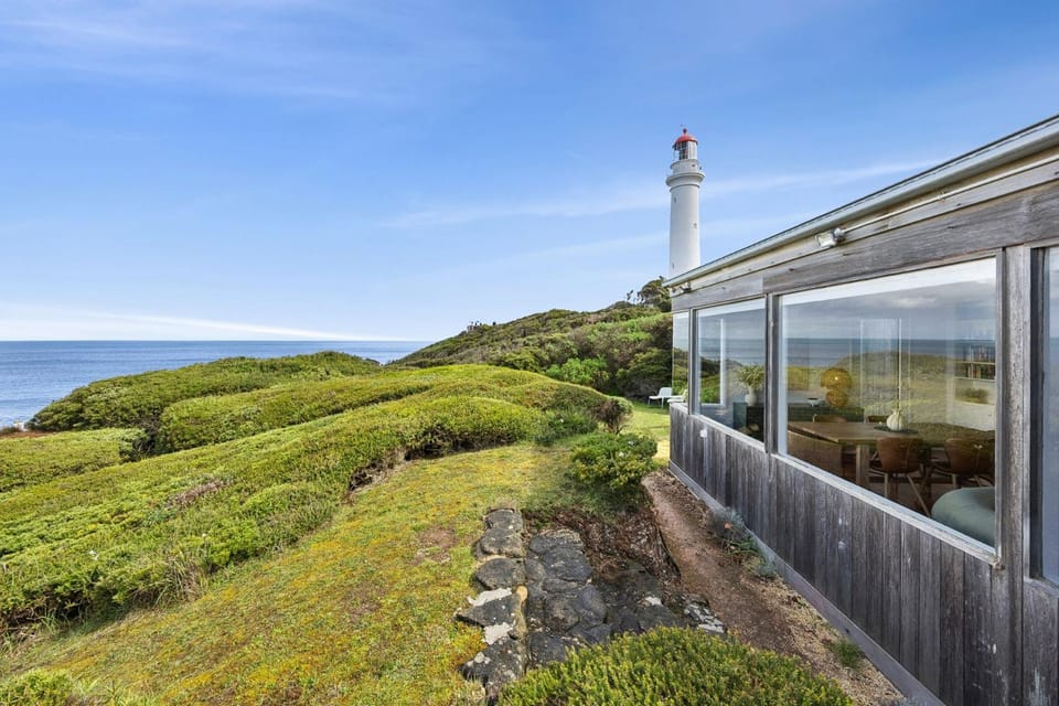 Property building, Spring, Day, Natural landscape, Garden, Garden view, Sea view