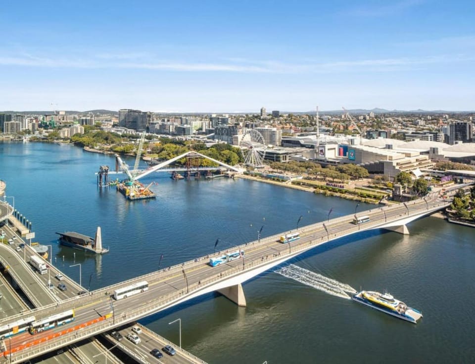 Nearby landmark, Neighbourhood, Natural landscape, River view