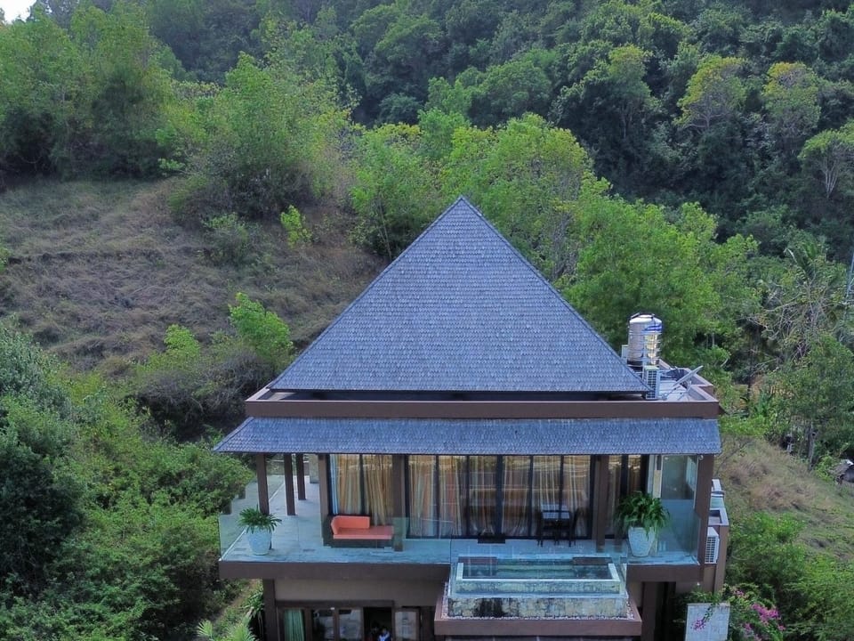 Property building, Swimming pool