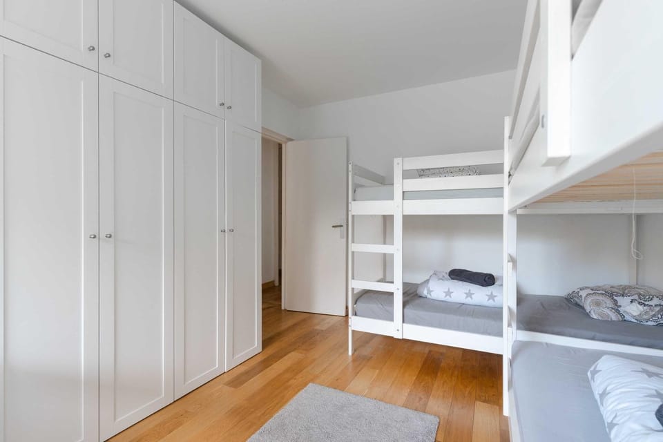 Bed, bunk bed, towels