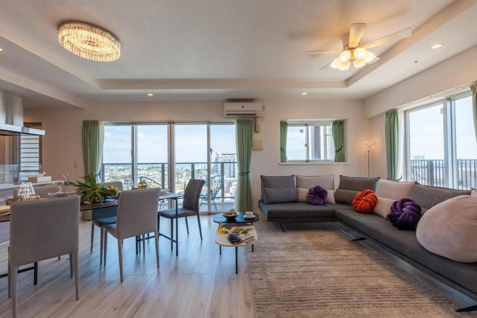 Living room, Dining area, fireplace, air conditioner
