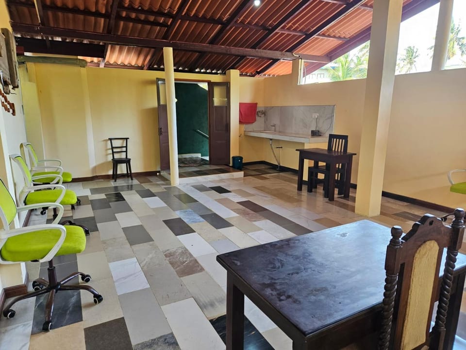 Anjayu Villa-New Wing Vacation rental in Wadduwa