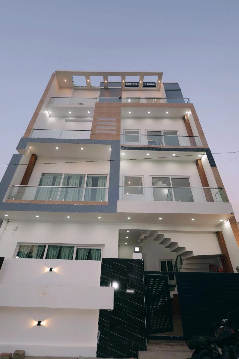 Property building, Facade/entrance
