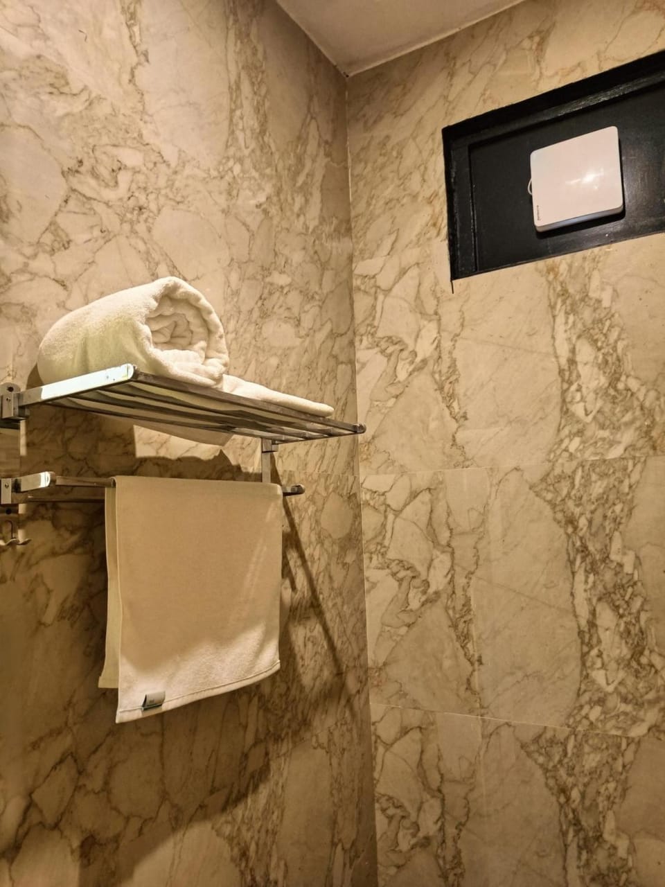 Bathroom, towels