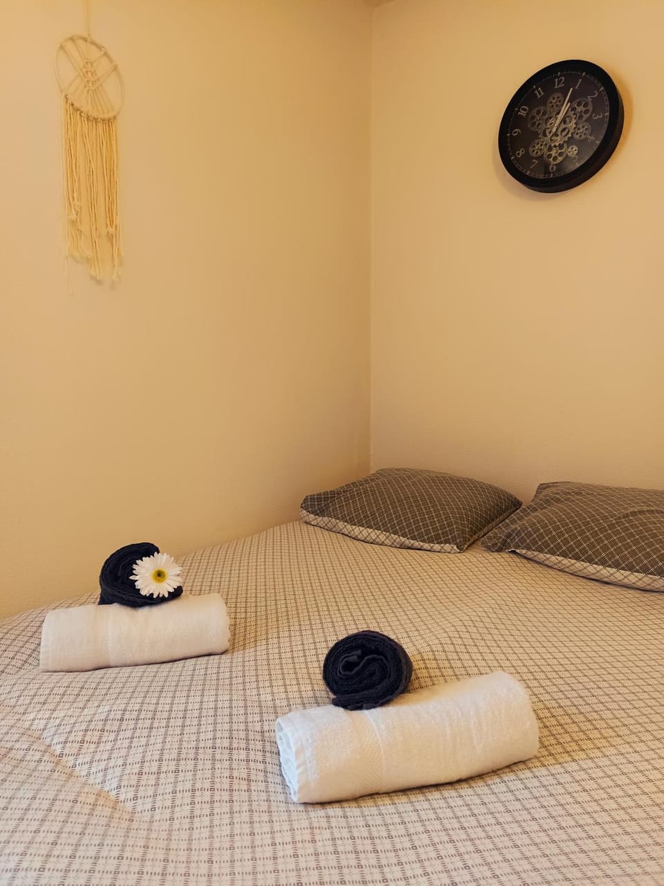 Bed, Photo of the whole room, Bedroom, towels