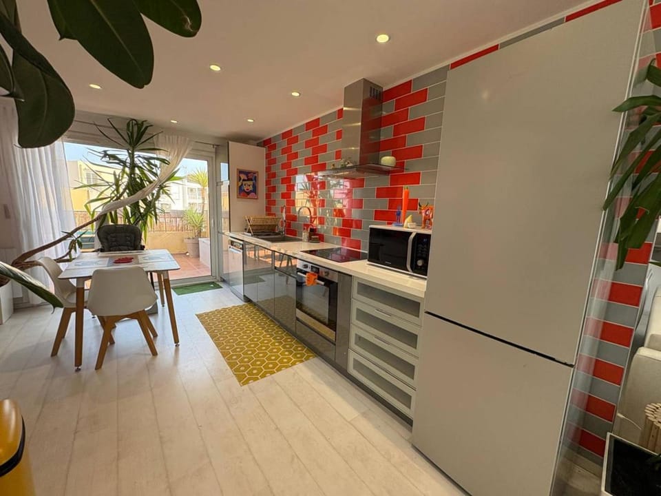 Patio, Dining area, dishwasher, microwave, oven, kitchen