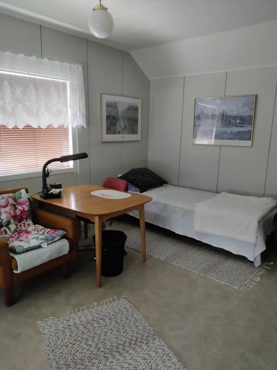 Photo of the whole room