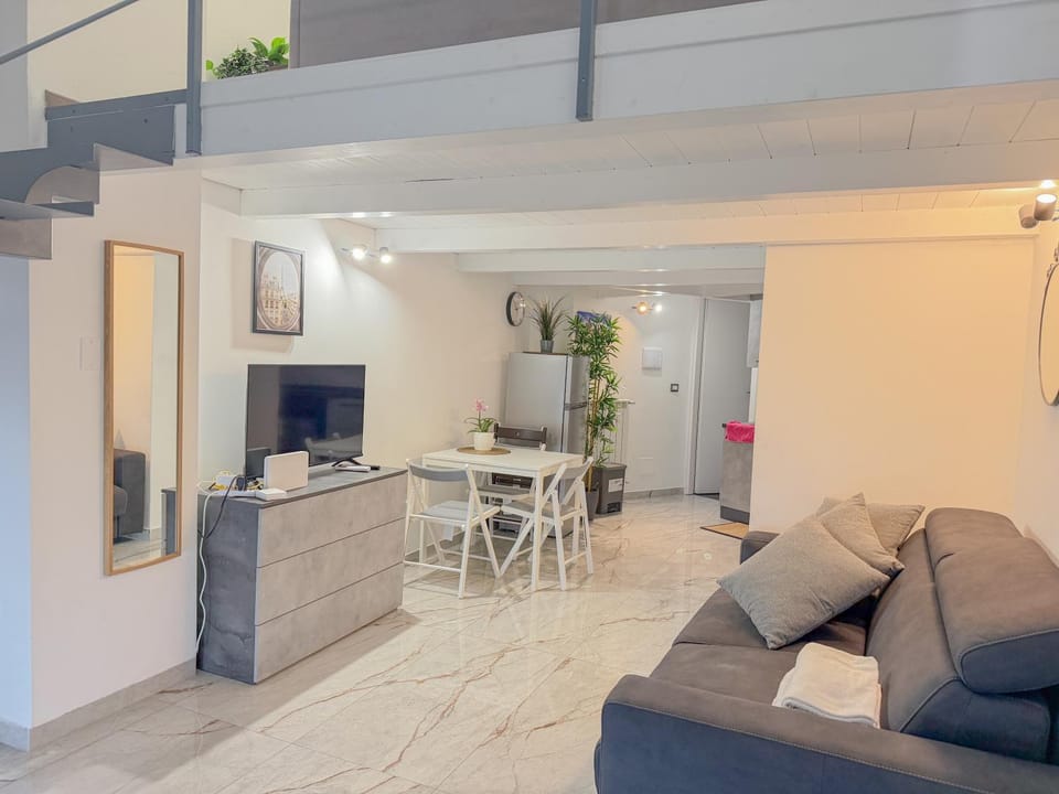 Loft4 Porta Venezia- Centro Milano M1 Apartment in Milan