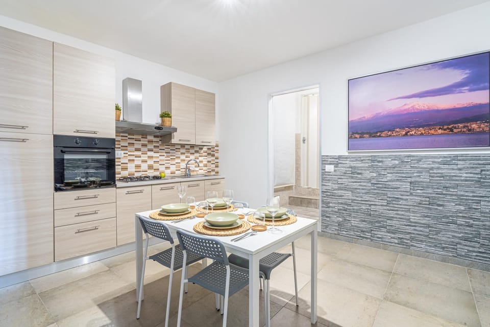 Property building, Kitchen or kitchenette, Living room
