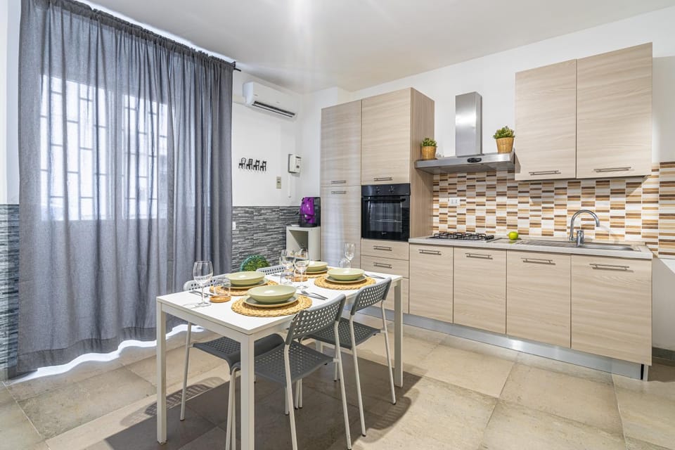 Property building, Kitchen or kitchenette, Living room