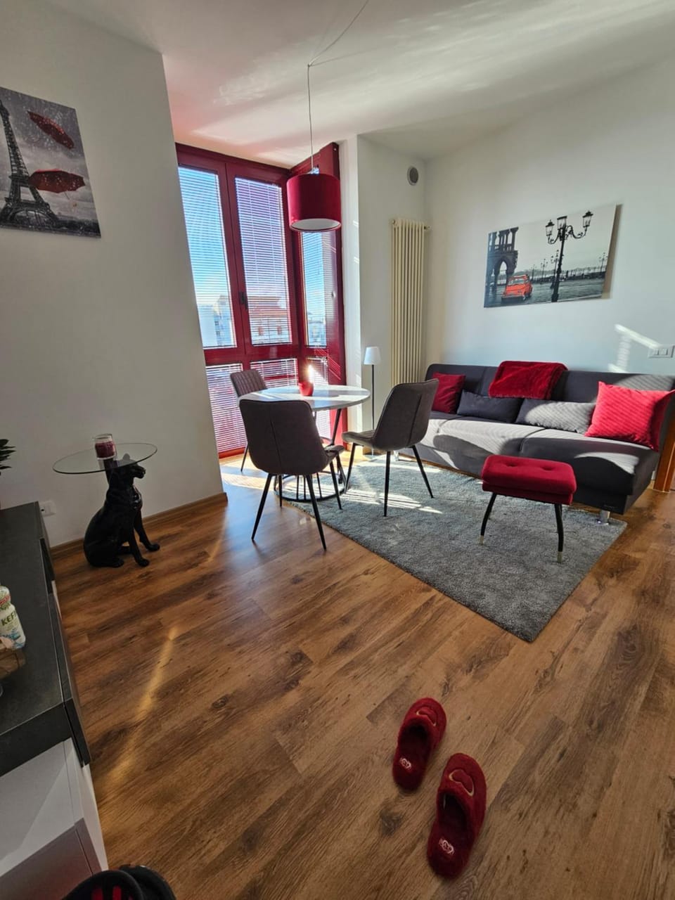 Living room, Dining area