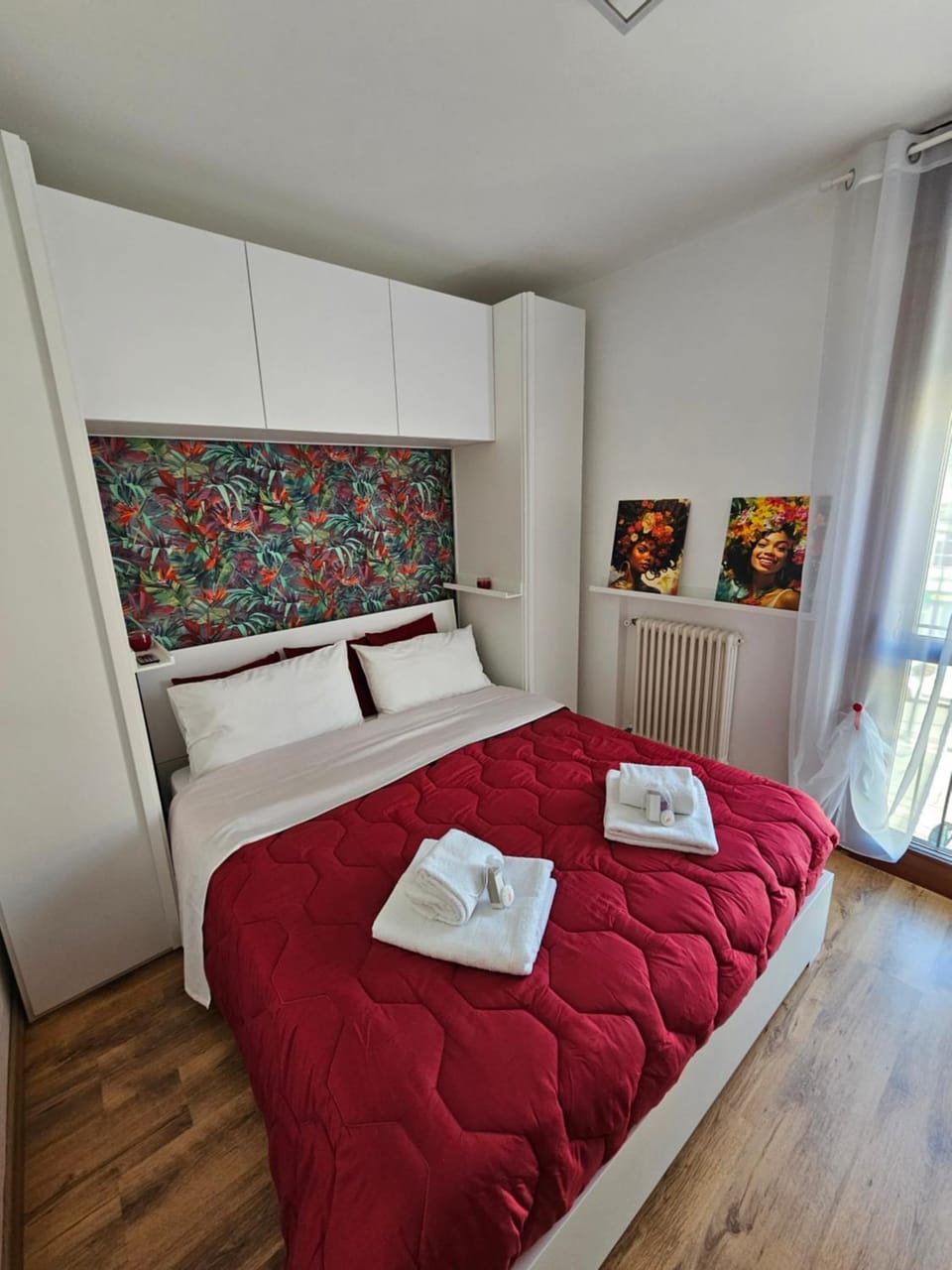 Bed, Photo of the whole room, Bedroom, towels, wardrobe