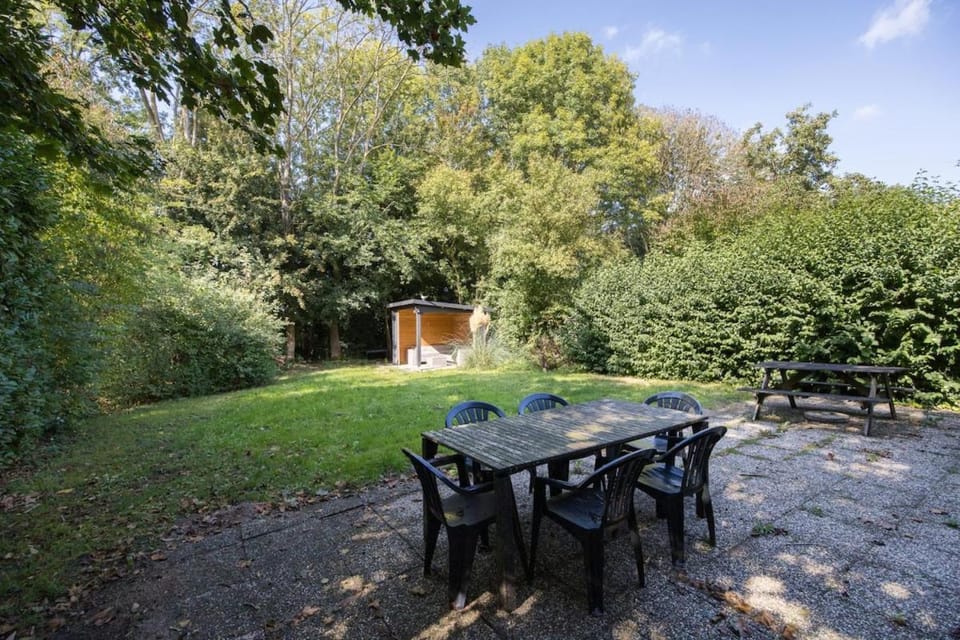 Zonnige luxe bungalow met grote tuin House in Gelderland, Netherlands