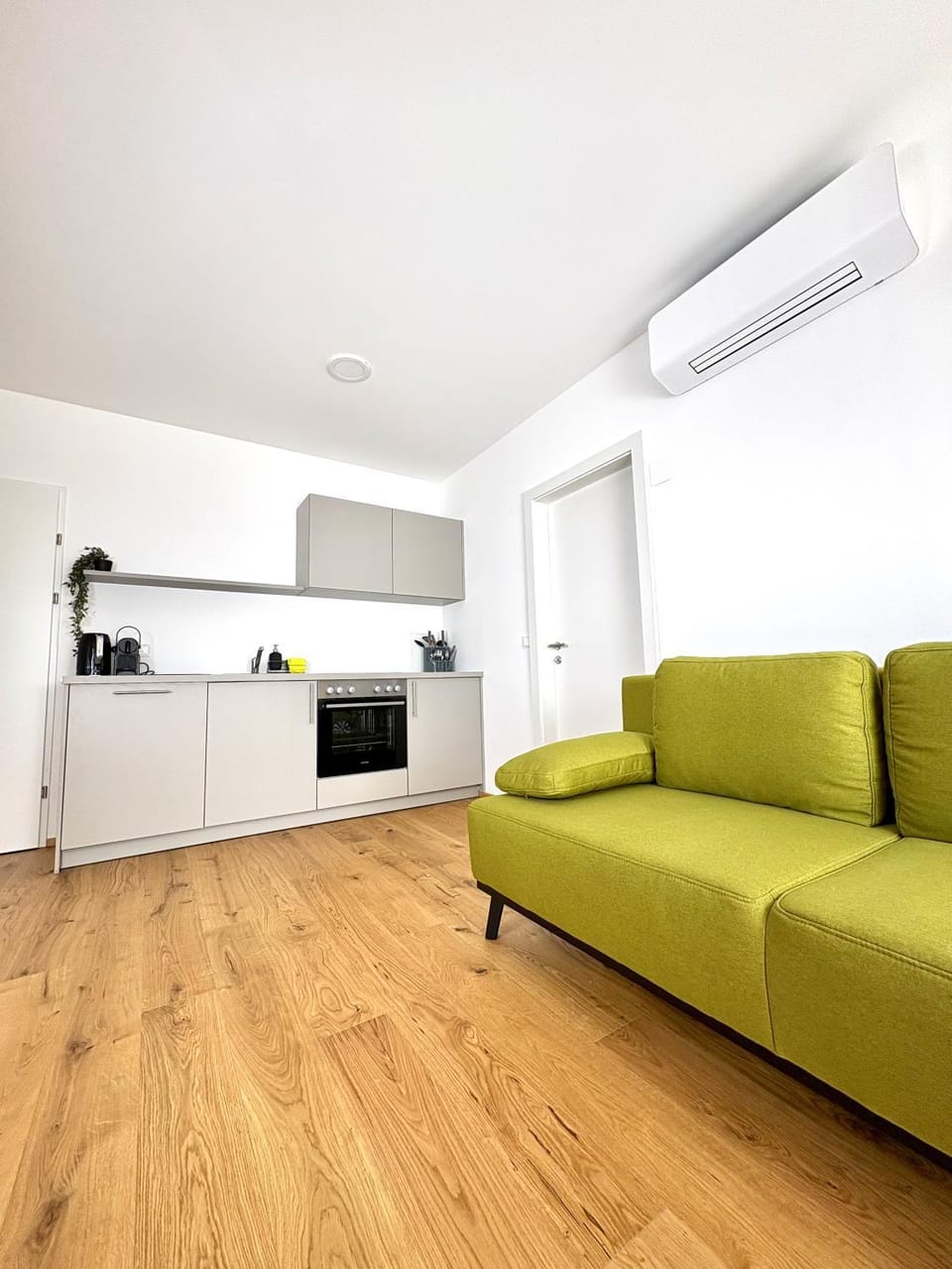 Kitchen or kitchenette, Living room, Seating area