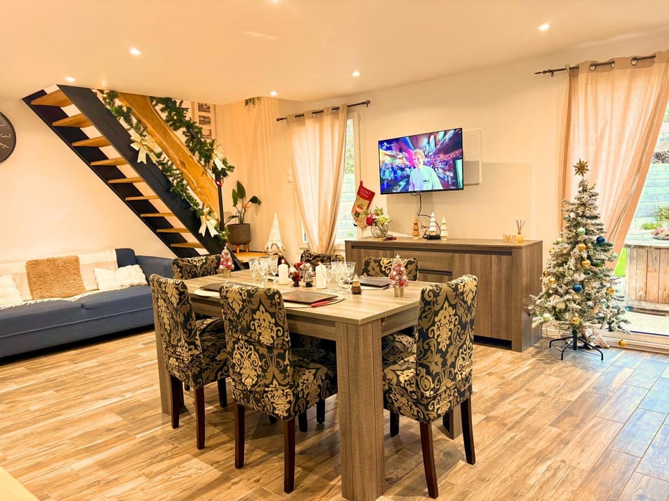 Patio, Communal lounge/ TV room, TV and multimedia, Coffee/tea facilities, Kitchen or kitchenette, Decorative detail, Meals, acessibility