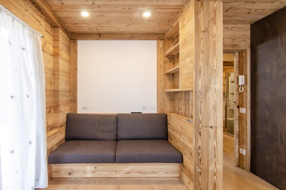 Communal lounge/ TV room, Living room