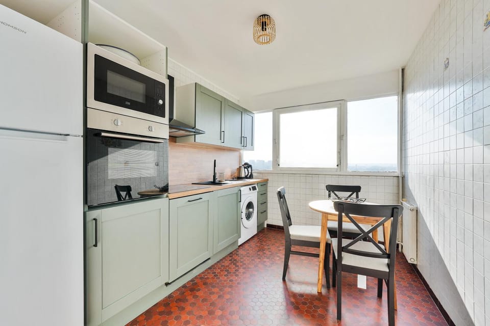 Kitchen or kitchenette, stove