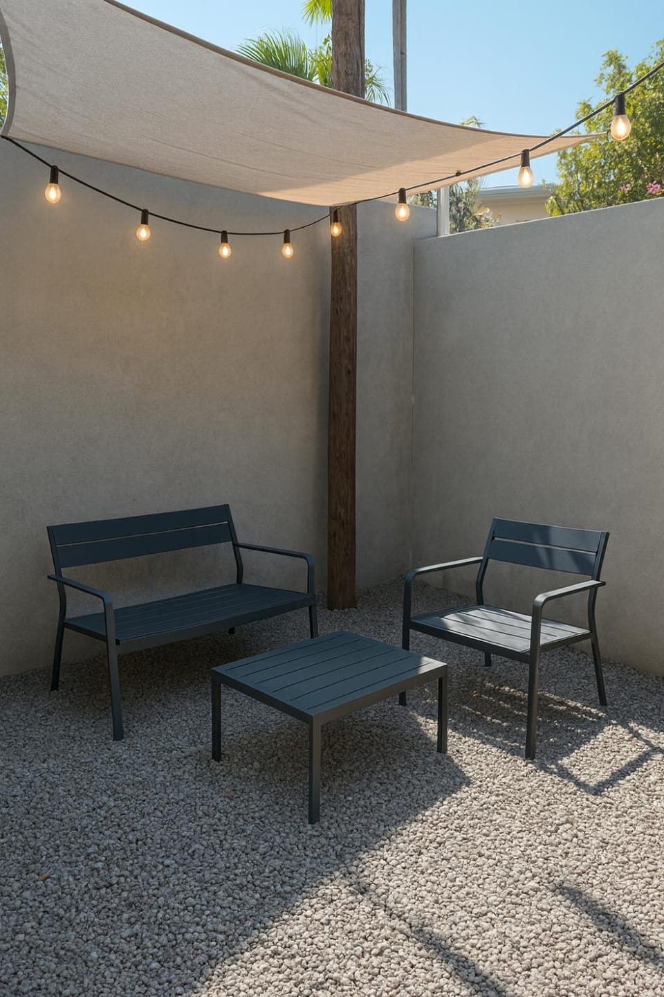 Patio, Day, Living room