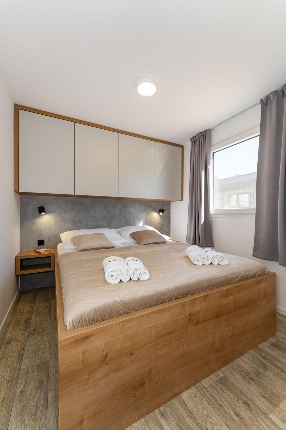 Bed, View (from property/room), Photo of the whole room, Bedroom, towels