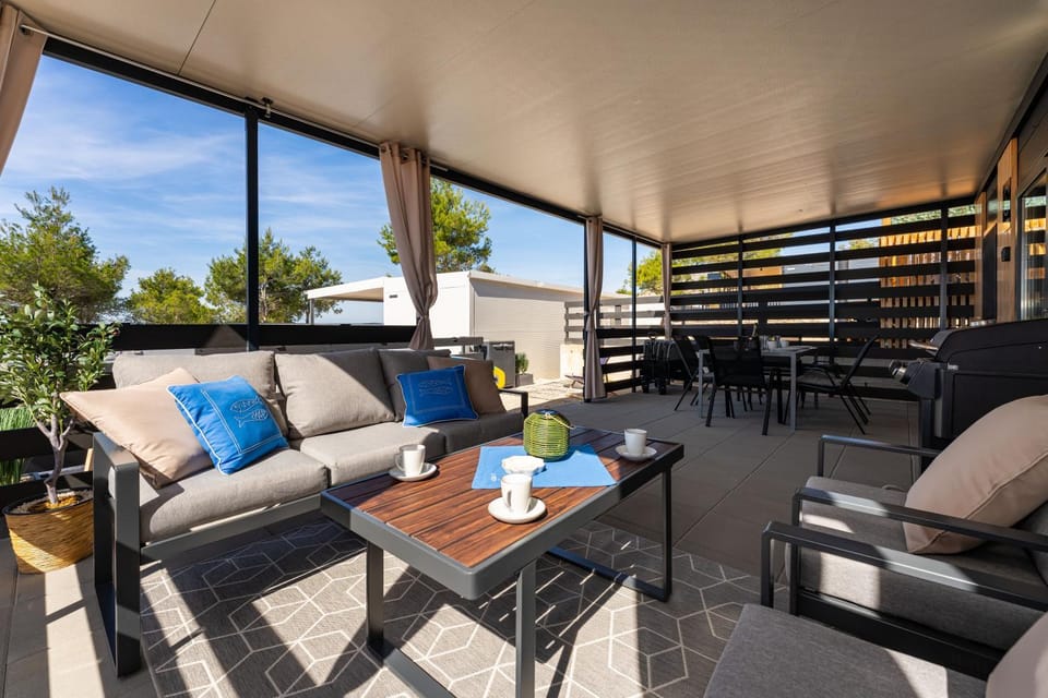 BBQ facilities, View (from property/room), Balcony/Terrace, Seating area