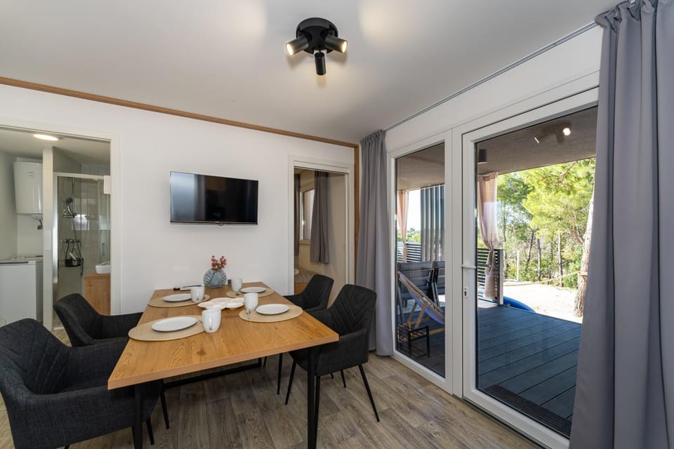 TV and multimedia, Balcony/Terrace, Living room, Seating area, Area and facilities